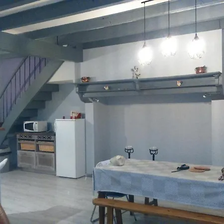 Dom wakacyjny Maison A La Campagne Au Coeur Du Cantal Dept 15 *